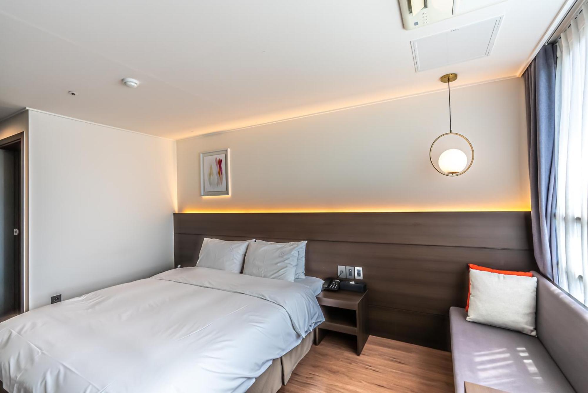 Hotel The Grang Jungmun Seogwipo Exterior photo
