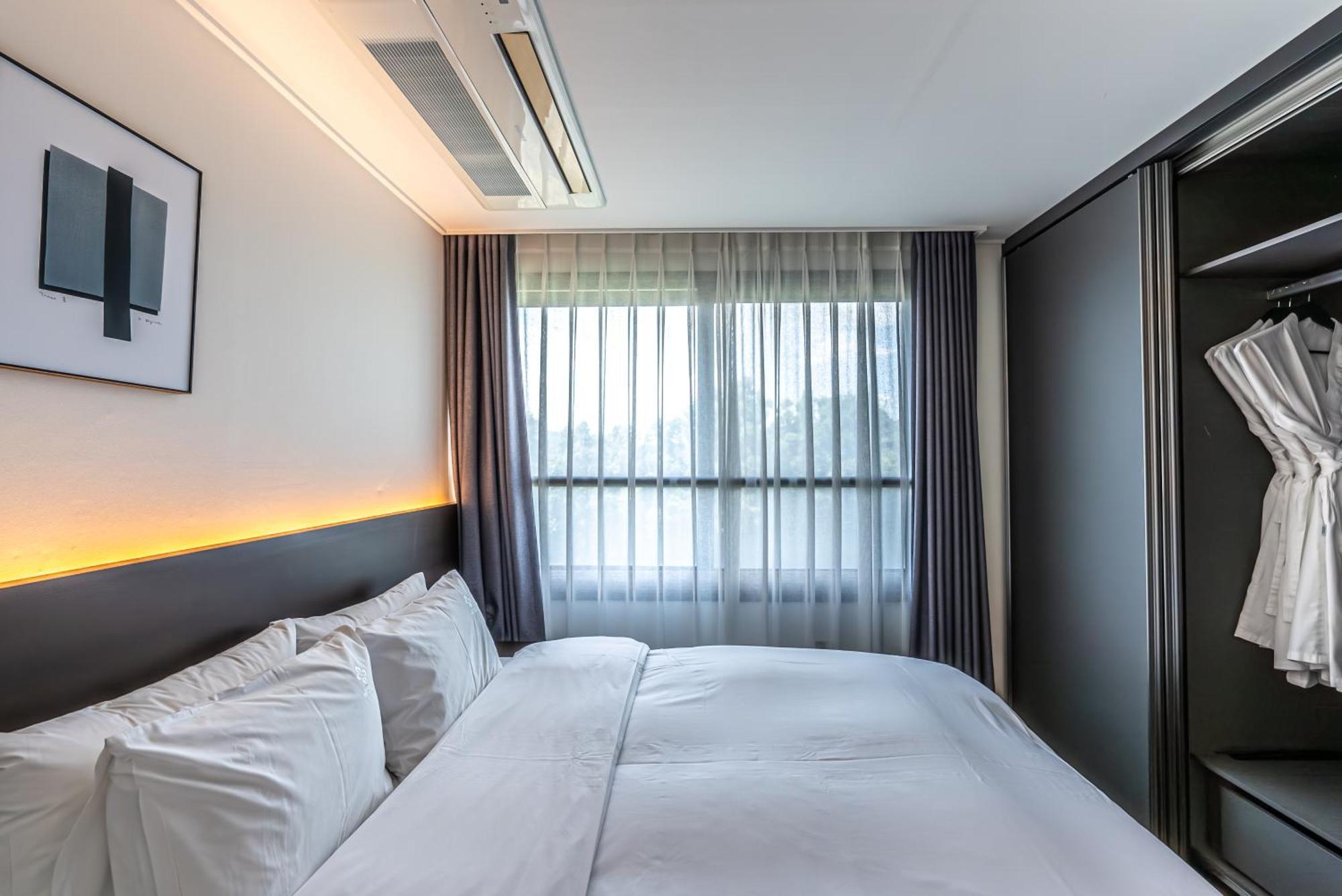 Hotel The Grang Jungmun Seogwipo Exterior photo