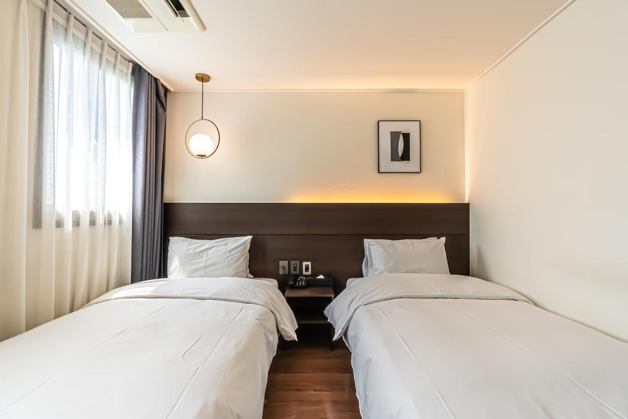 Hotel The Grang Jungmun Seogwipo Exterior photo