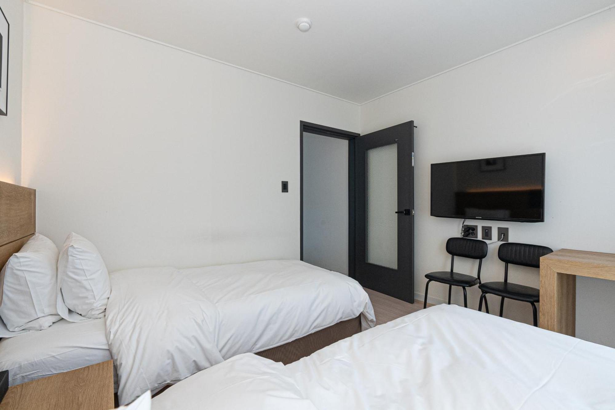 Hotel The Grang Jungmun Seogwipo Exterior photo
