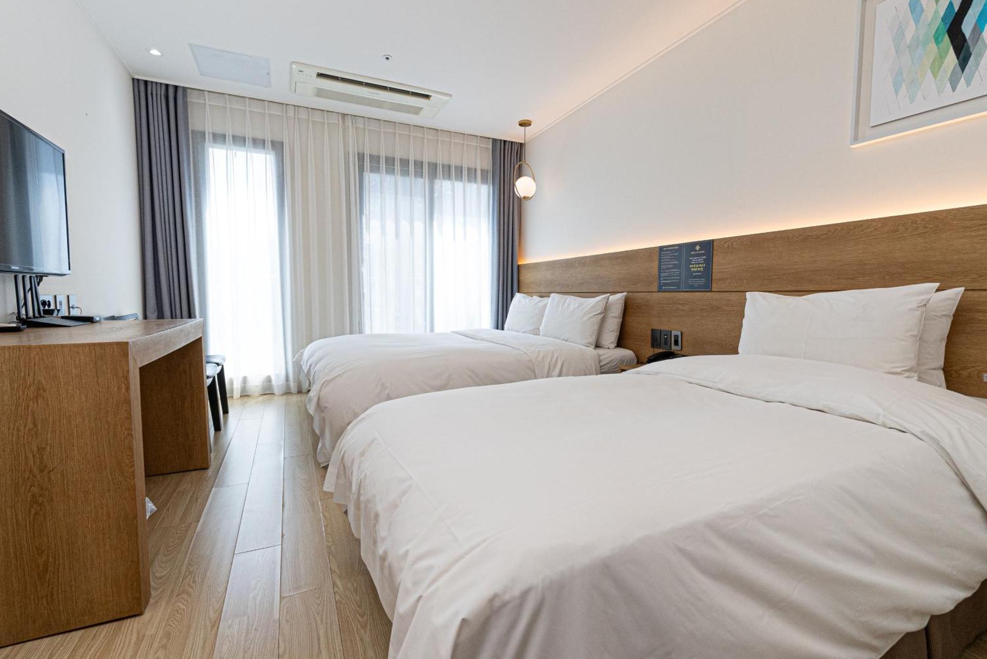 Hotel The Grang Jungmun Seogwipo Exterior photo