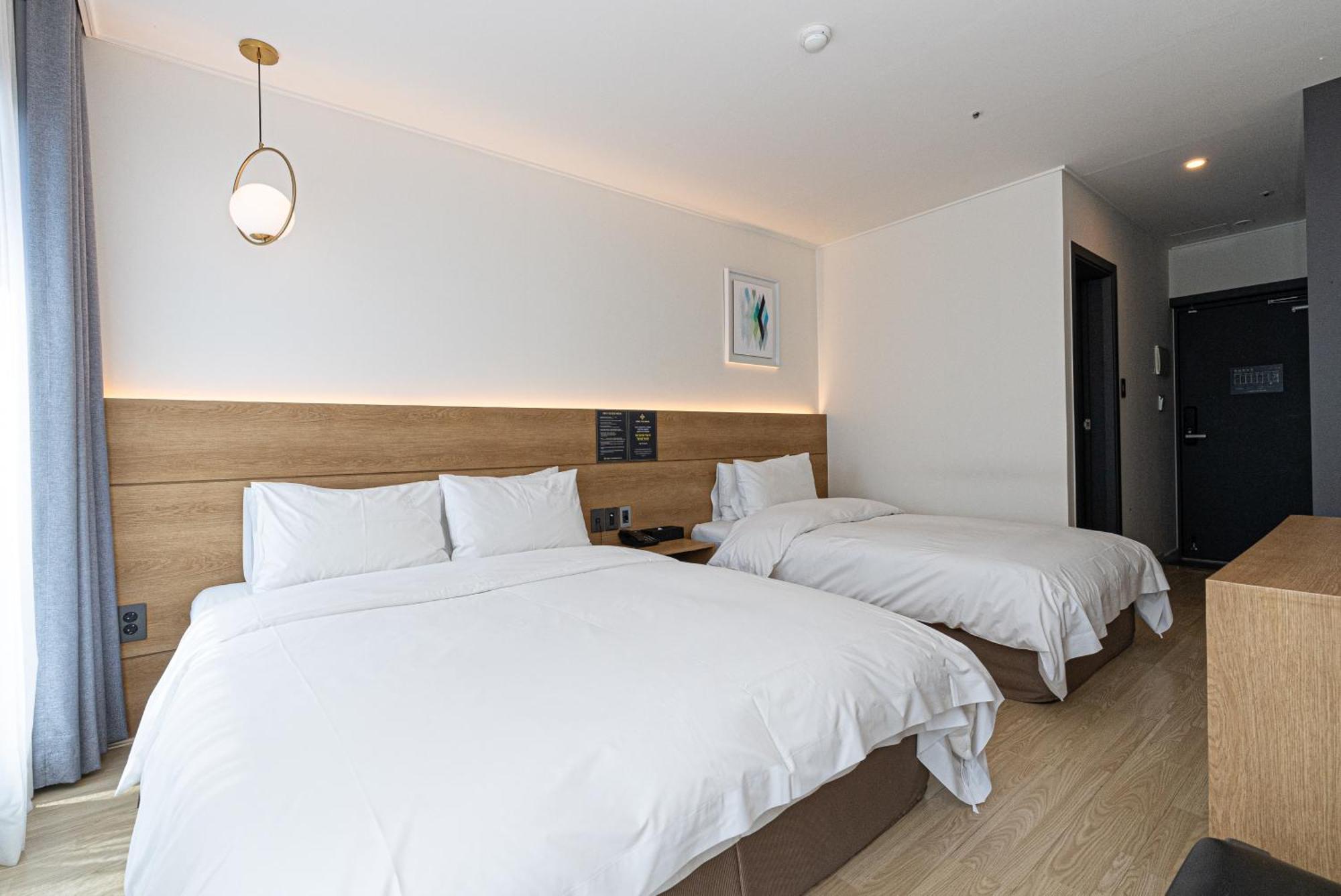 Hotel The Grang Jungmun Seogwipo Exterior photo